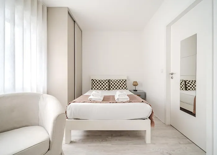 公寓 By House And People