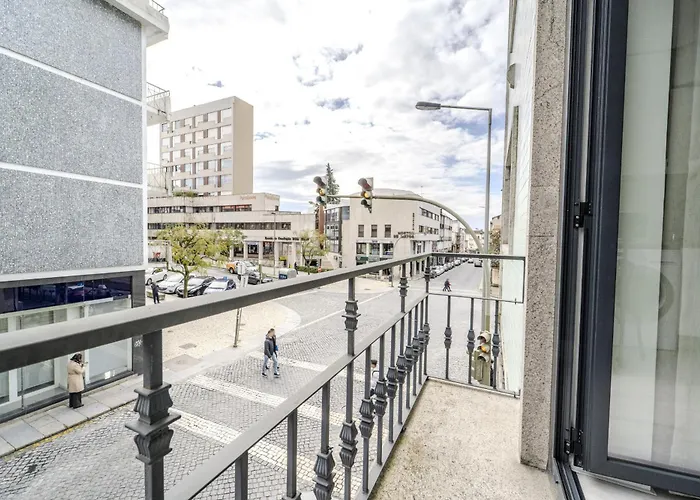 By House And People 布拉加